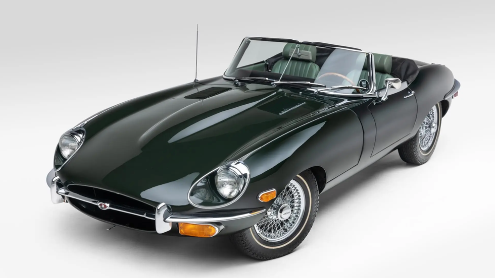 jaguar-e-type-66cf7e6e2f879.png