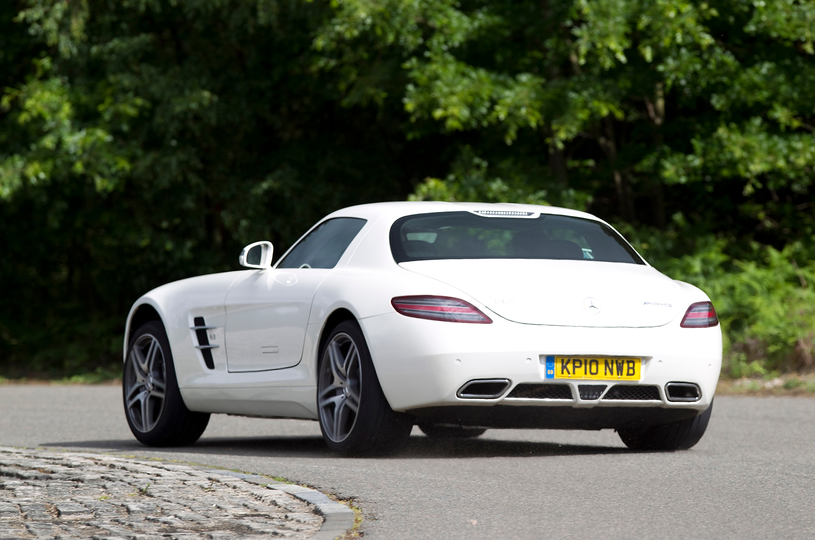 mercedes-benz-sls-17-1.jpg