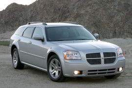 DODGE_Magnum-2004_main.jpg