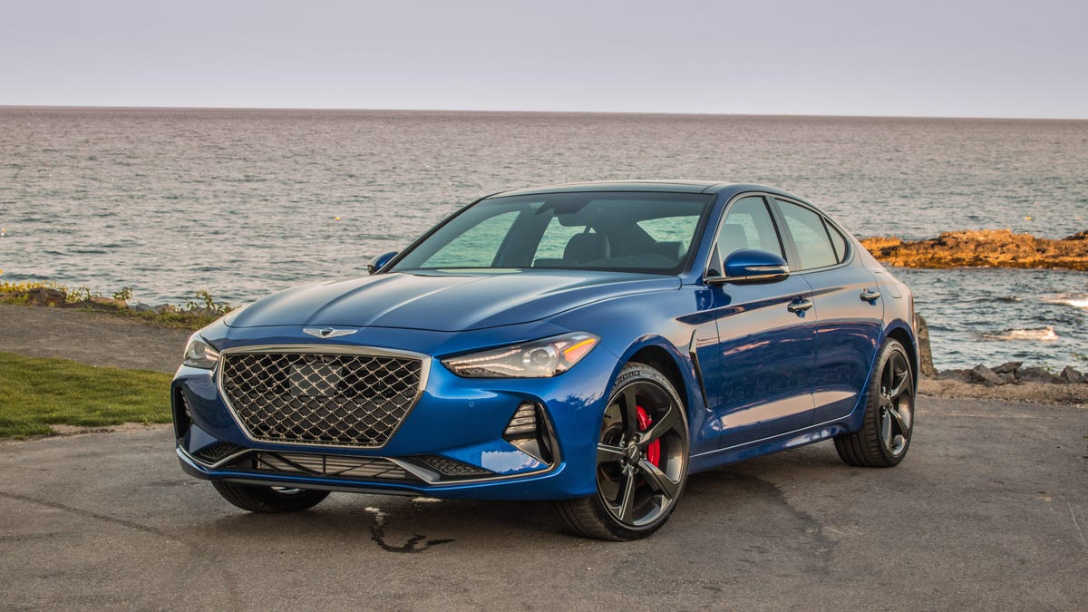 2019-genesis-g70-77.jpg