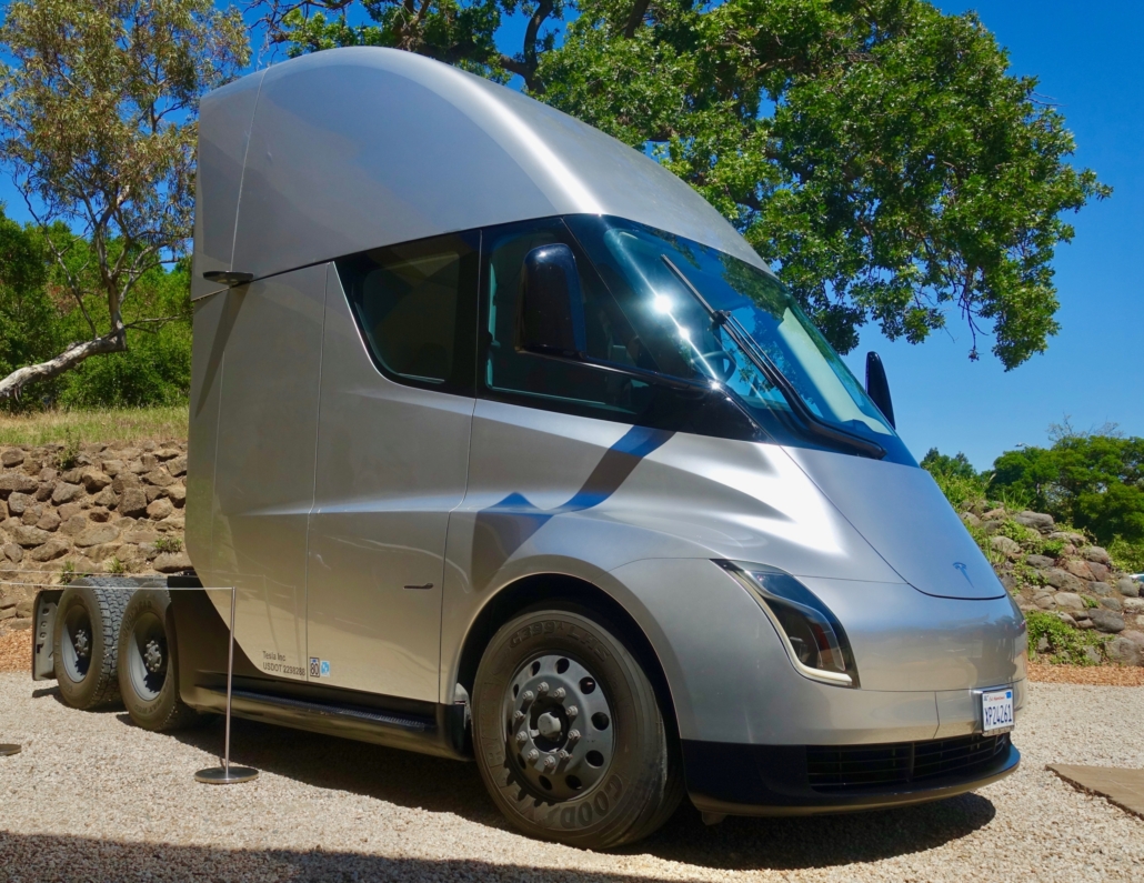 Tesla_Semi-1-scaled-e1686780417628-1030x795.jpg