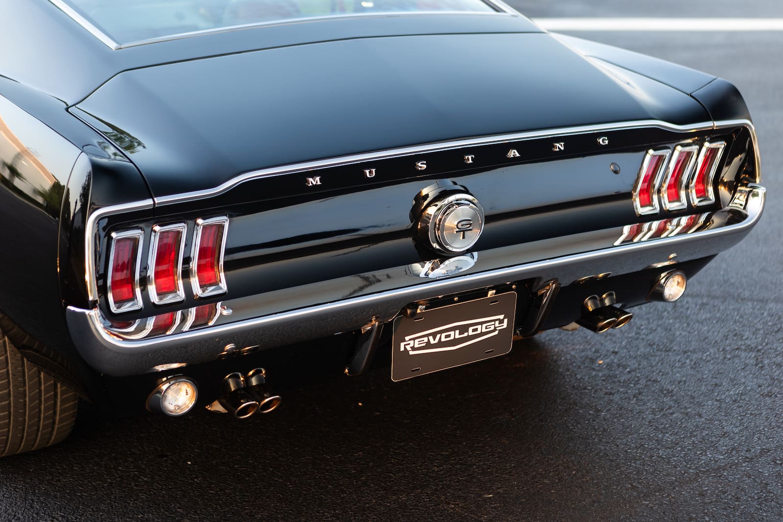 black_67mustang_gt_gta_22_fastback_closeup_trunk.jpg