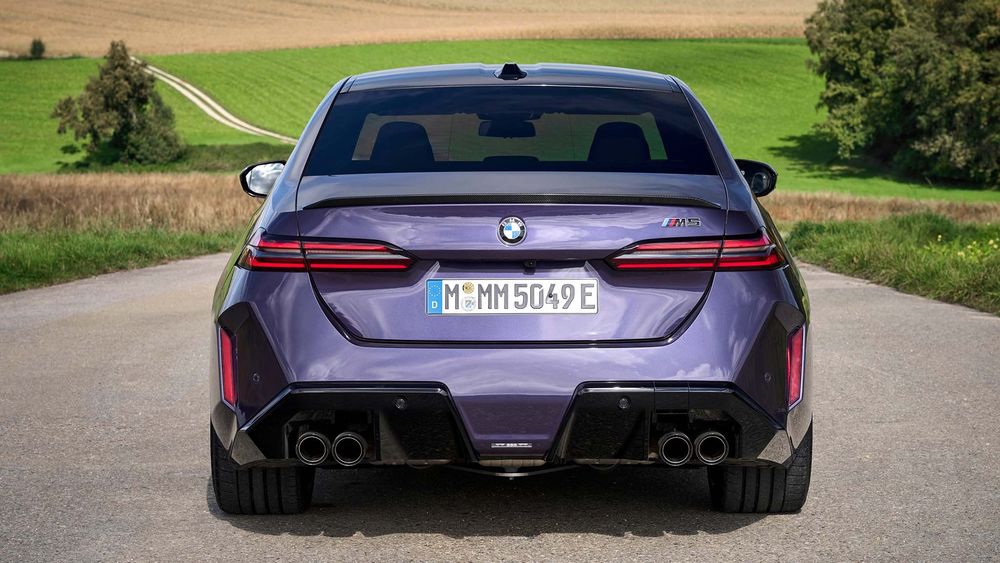 012-2025-bmw-m5-rear-view.jpg