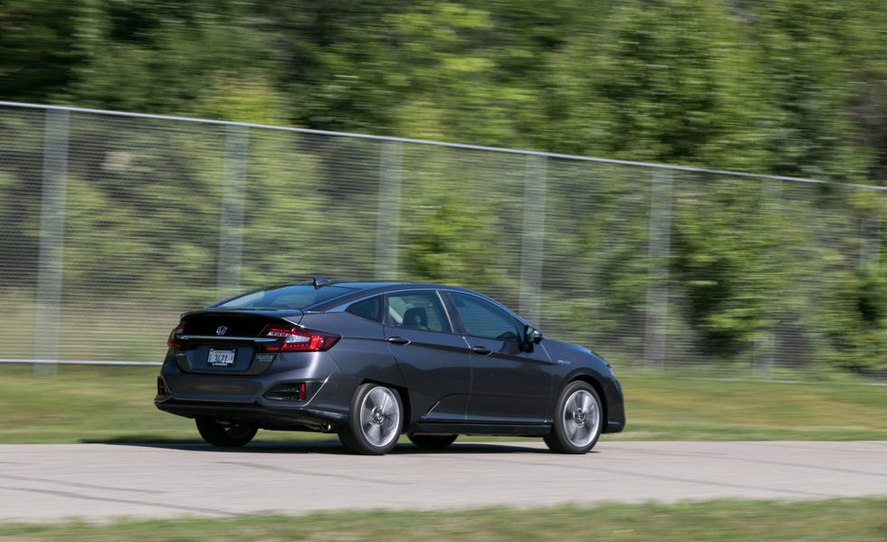 2018-honda-clarity-touring-phev-109-1530304752.jpg