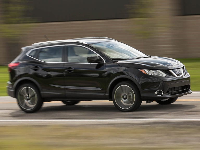 2018-nissan-rogue-sport-in-depth-model-review-car-and-driver-photo-704312-s-original.jpg