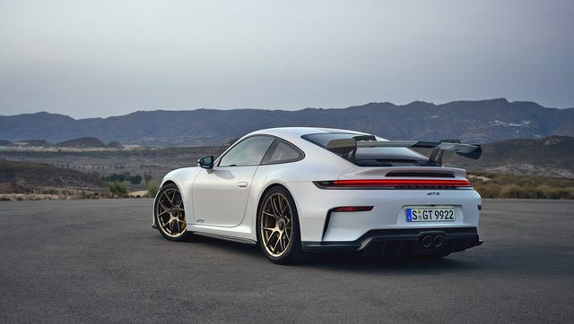 2025-porsche-911-gt3-104-67127826cc9ba.jpg