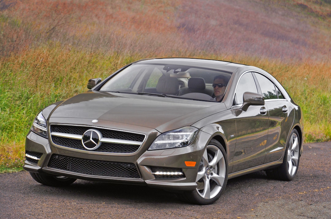 2012-Mercedes-Benz-CLS550-front-three-quarter.jpg