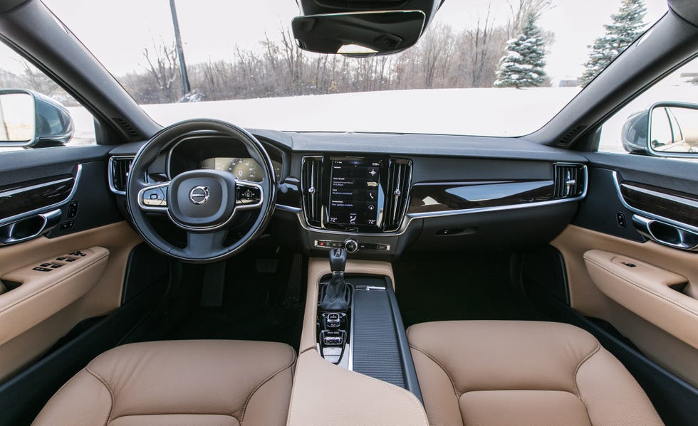 2017-Volvo-S90-115.jpg