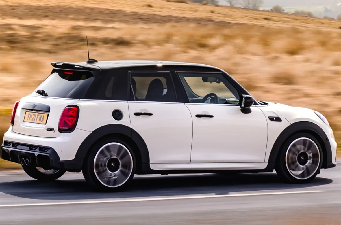 MINI Cooper S 2021 UK-6.jpg